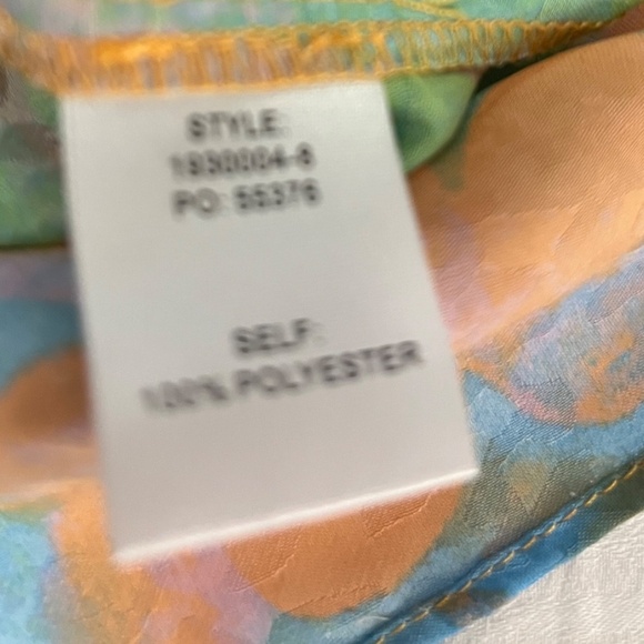 Current Air bright sleeveless blouse. - Picture 3 of 4